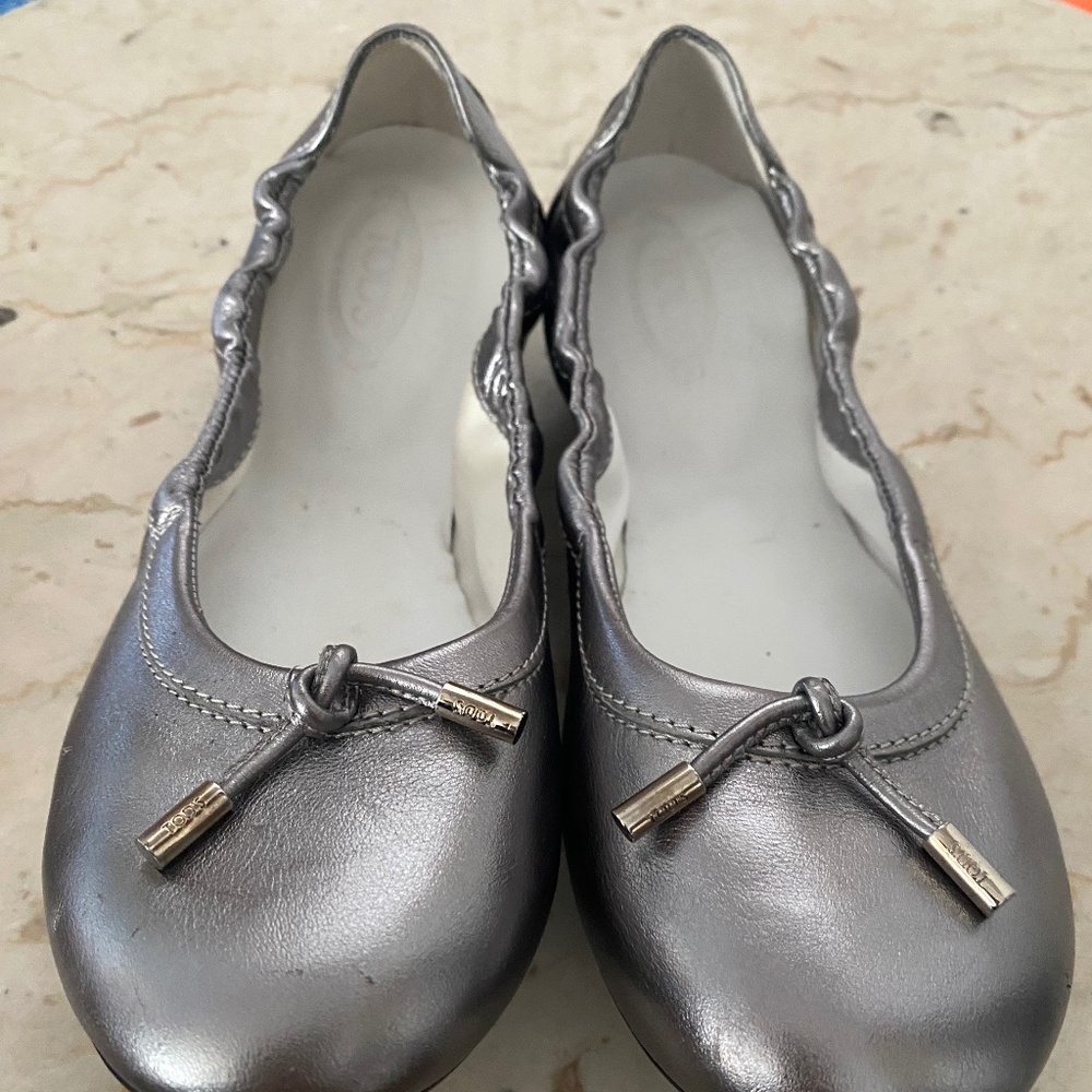 Tod’s Junior Silver youth flats size 35